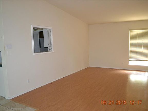 4th image of 1409 Lorrie Dr