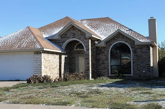 1st image of 404 Centenial Ave
