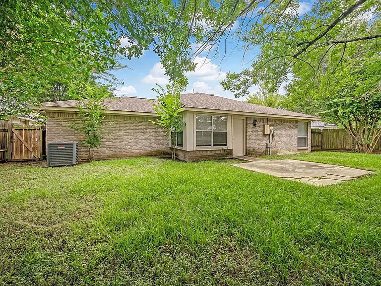 16906 Canary St — Photo 27