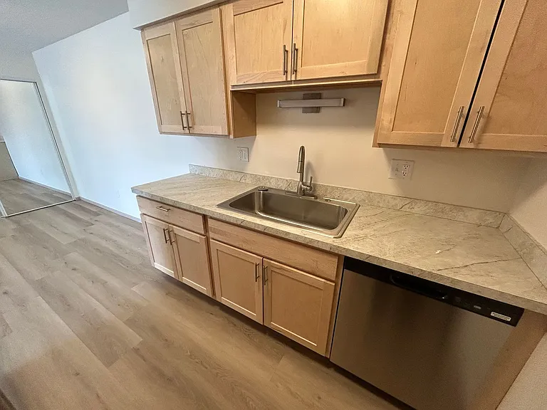 2320 Woodrow Ct — Photo 6
