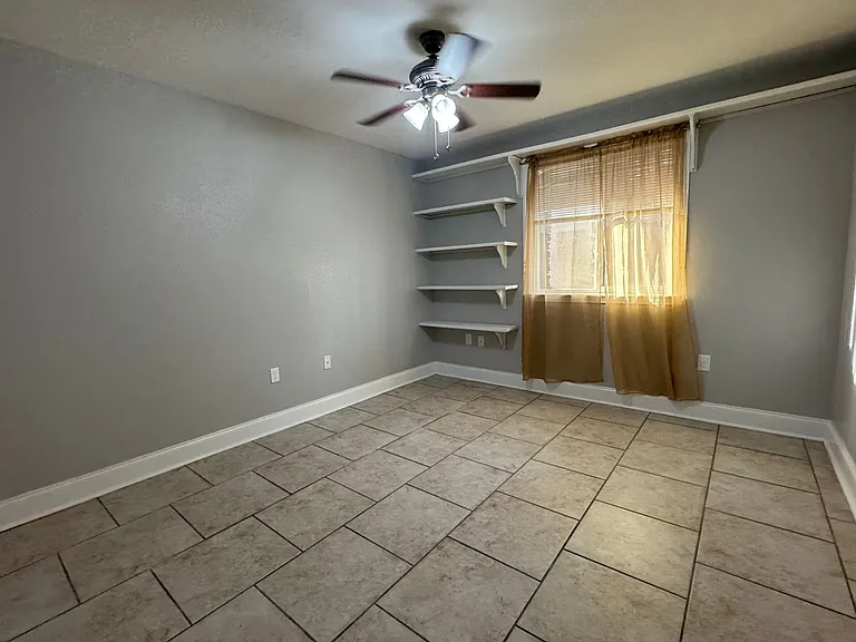 582 Jennifer Jean Dr — Photo 4