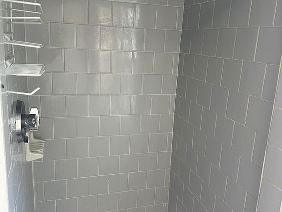 3rd image of 7 Anthony St Floor 2