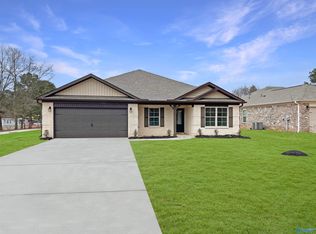 105 Wyatt Miles Ln, Toney, AL 35773