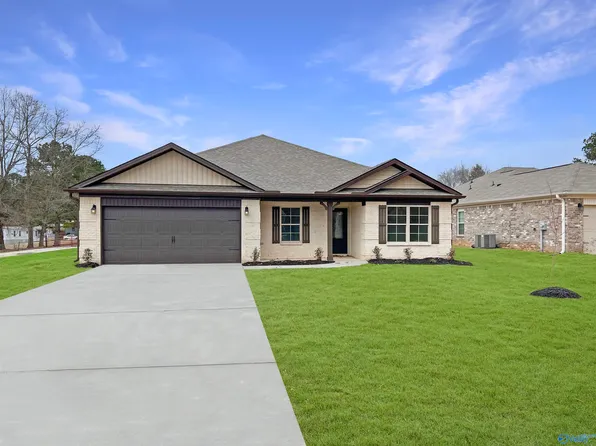 105 Wyatt Miles Ln, Toney, AL 35773