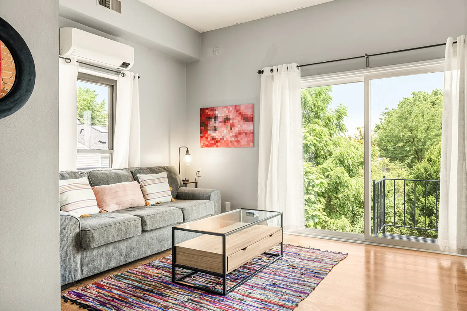 1 bed, 1.0 bath, 699 sqft, $2,107 — Photo 1