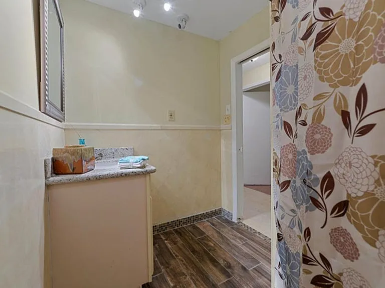 320 Lakeview Blvd — Photo 3