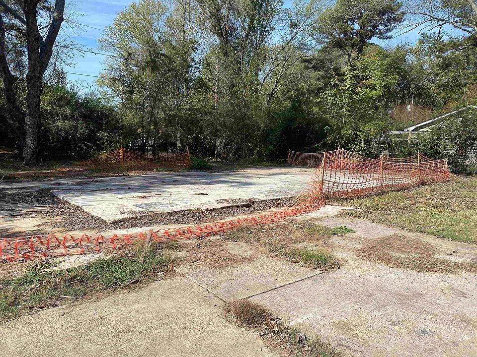 2nd image of 9504 Southwest Dr