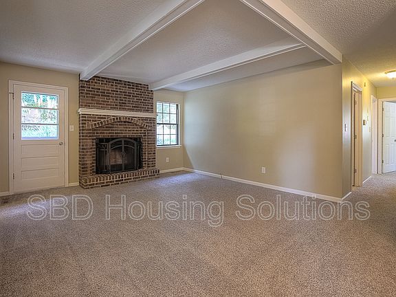 3rd image of 416 NE Corsicana St
