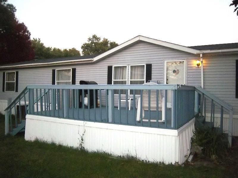 1st image of 612 Sterling St W