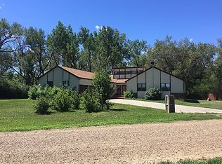 37 River Dr, Glasgow, MT 59230