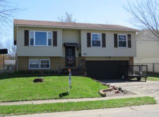 1921 King Arthur Dr, Decatur, IL 62526