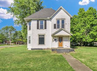 803 E Allen St, Farmer City, IL 61842