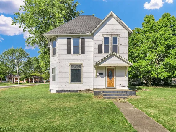 803 E Allen St, Farmer City, IL 61842