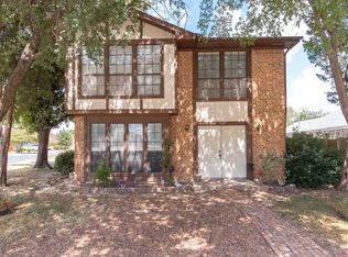120 Nunez Dr, Grand Prairie, TX 75051