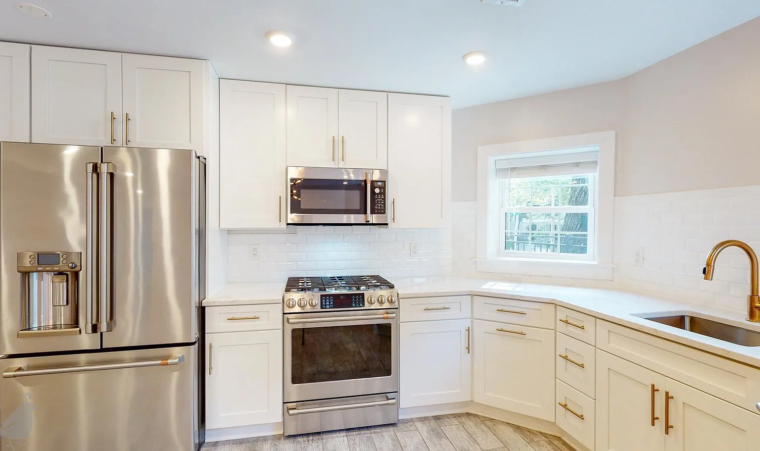 2 bed, 1.5 bath, 2170 sqft, $2,595 — Photo 1