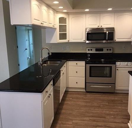 5th image of 886 Harbor Cir
