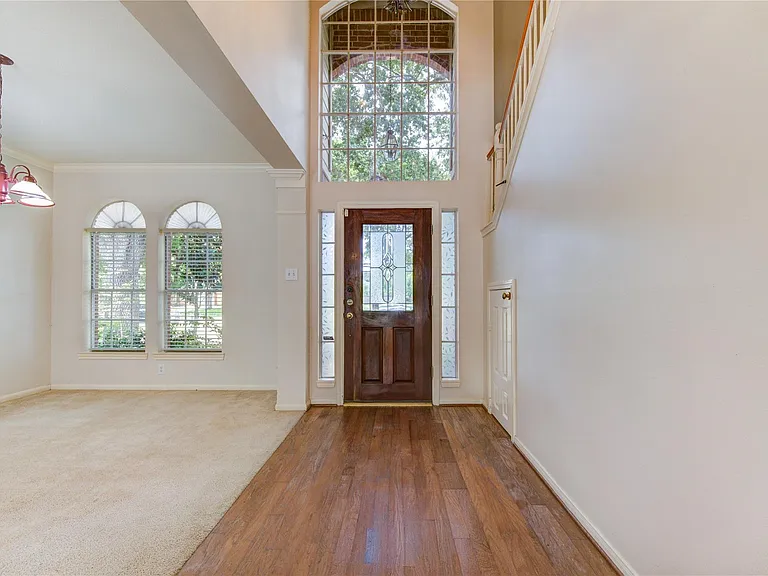 1107 Magnolia Woods Ct — Photo 4