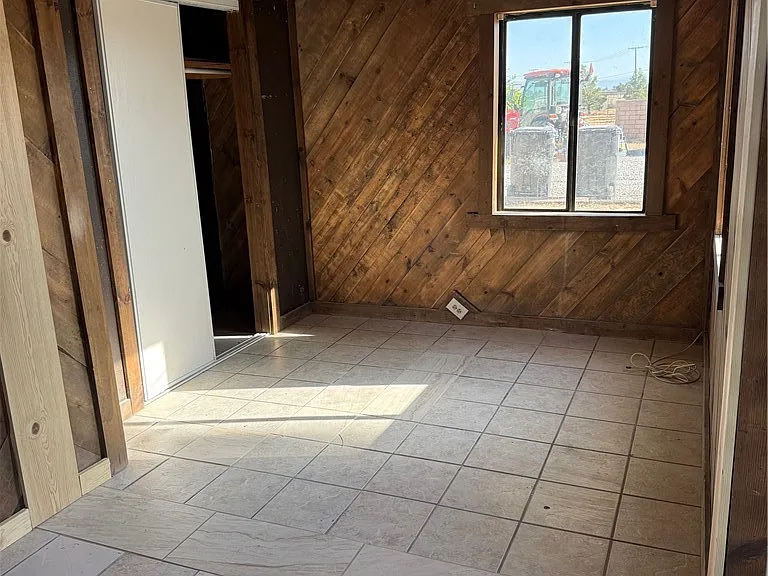 16100 Navajo Rd — Photo 55