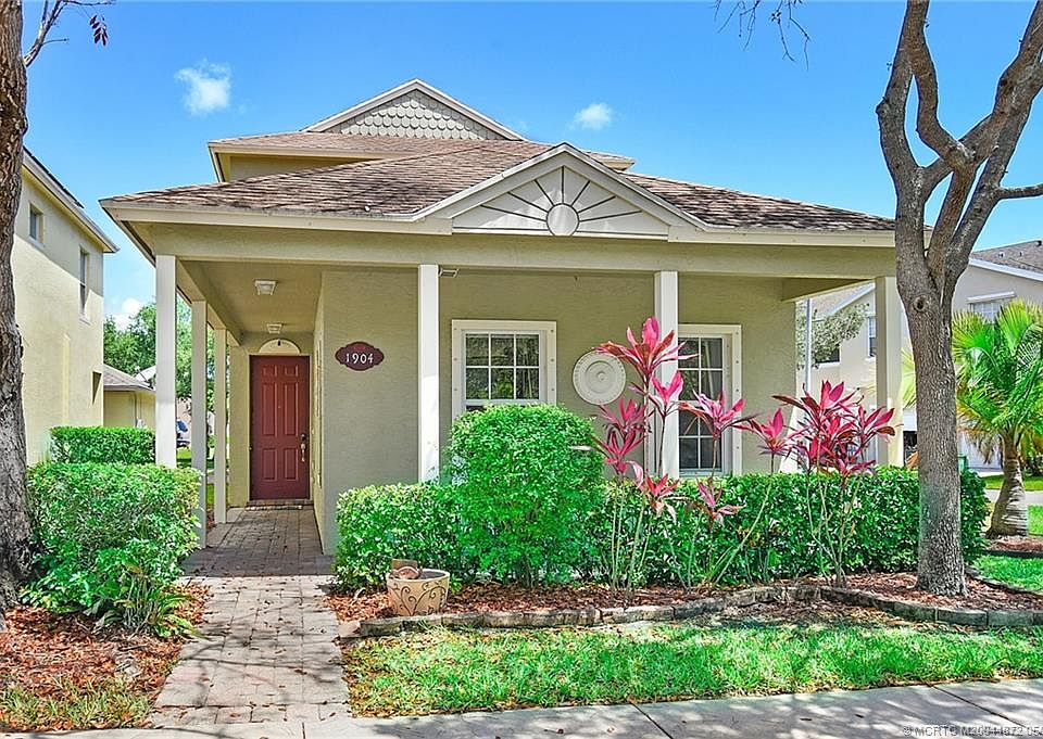 1st image of 1904 SE Grand Dr