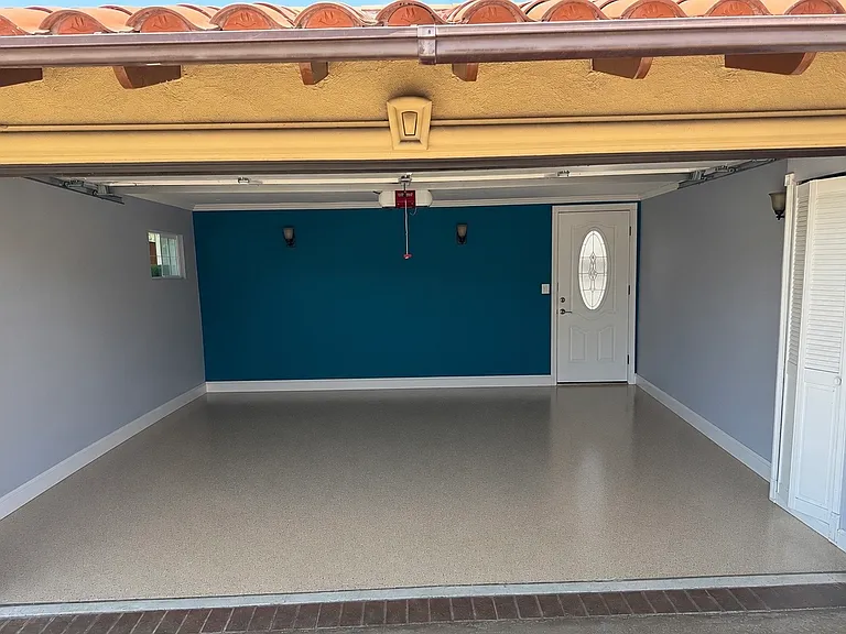Garage with large attic storage that can be used for parking, game room, or gym