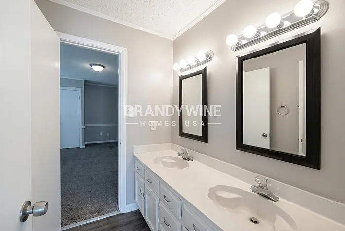 8606 Dena Cv W — Photo 18