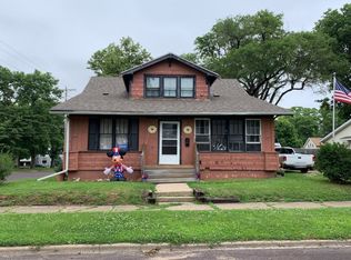 901 Catherine St, Pekin, IL 61554