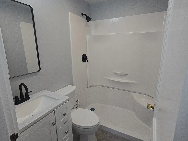 1080 Montgomery St #1 — Photo 2