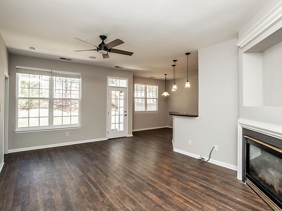 5th image of 4018 Far West Dr