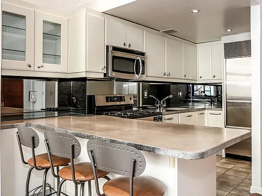 Sold by Sotheby's International Realty | media 4