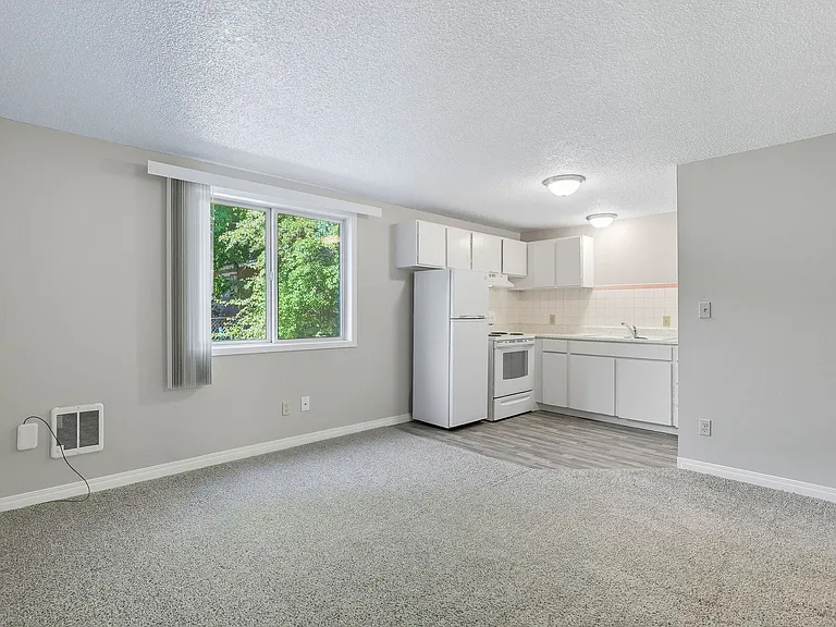 Eagles Landing Apartments — Photo 4