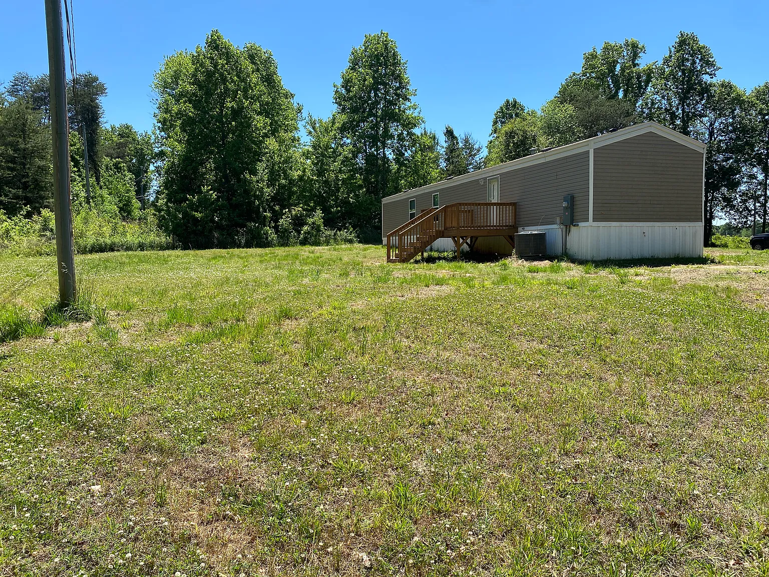 1107 Stokes Ave — Photo 2