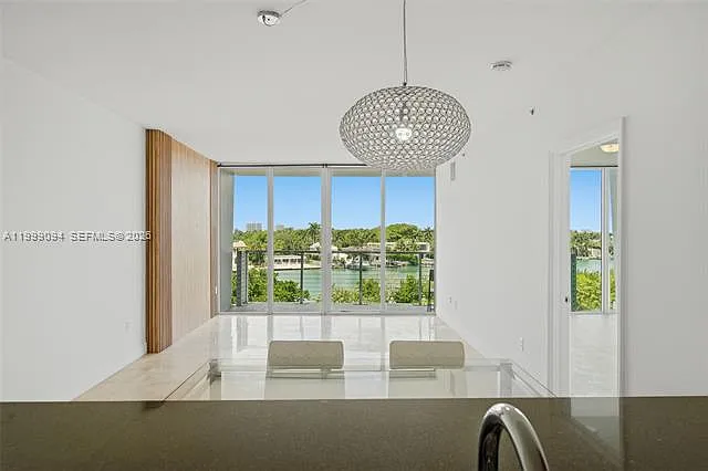 6305 Indian Creek Dr #5D — Photo 1