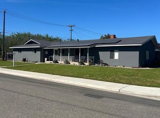 1500 Walnut St, Oakdale, CA 95361