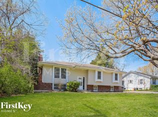 3720 NE Antioch Rd, Kansas City, MO 64117