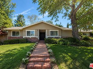 9933 Hayvenhurst Ave, North Hills, CA 91343