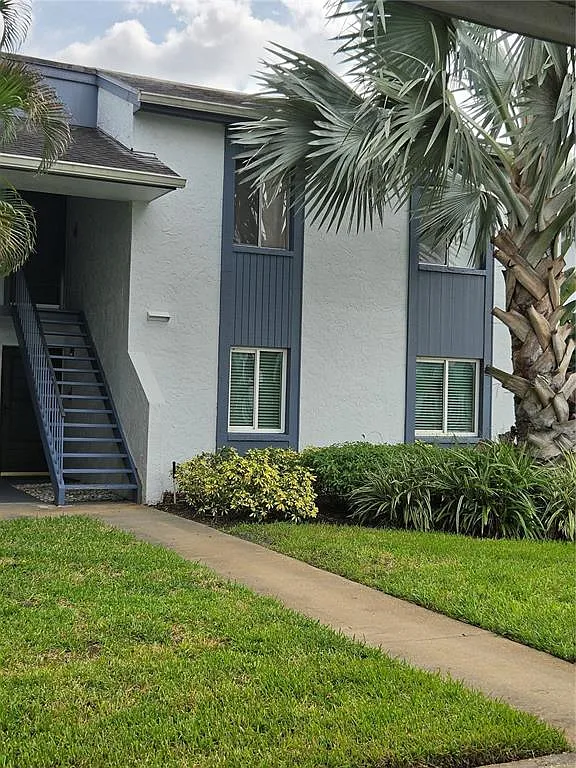 2 bed, 2.0 bath, 1054 sqft, $2,000 — Photo 1