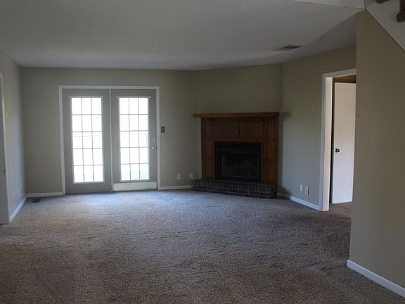 4th image of 1009 Dominion Dr