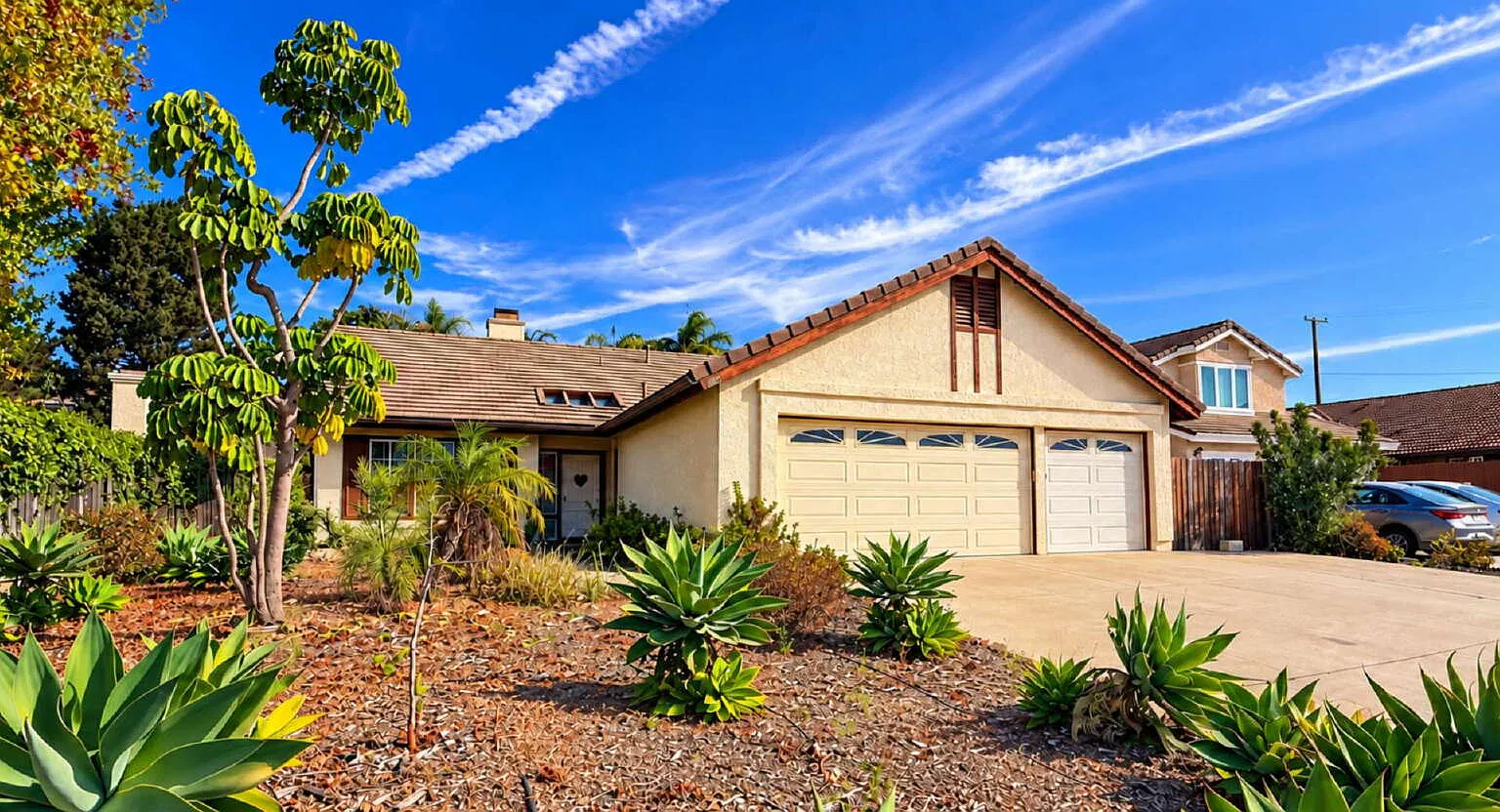 3 bed, 2.0 bath, 1437 sqft, $4,000 — Photo 3