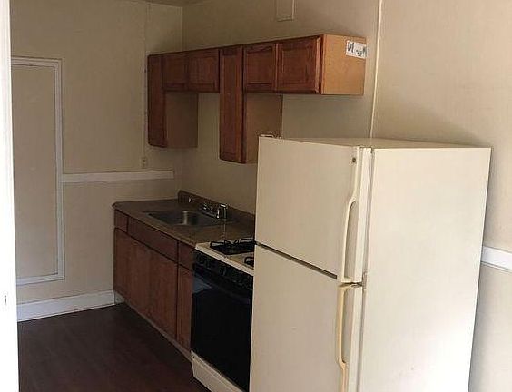 3rd image of 419 E Galena Blvd APT 107