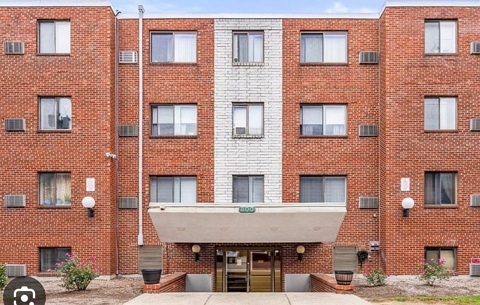 1st image of 800 Governors Dr APT 6
