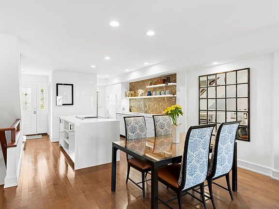 4th image of 3018 Mitchell Rd