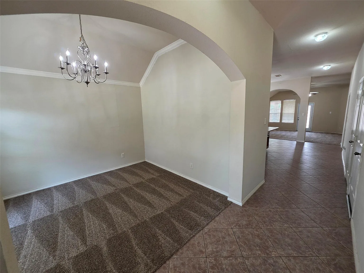 3 bed, 2.0 bath, 1658 sqft, $2,200 — Photo 2