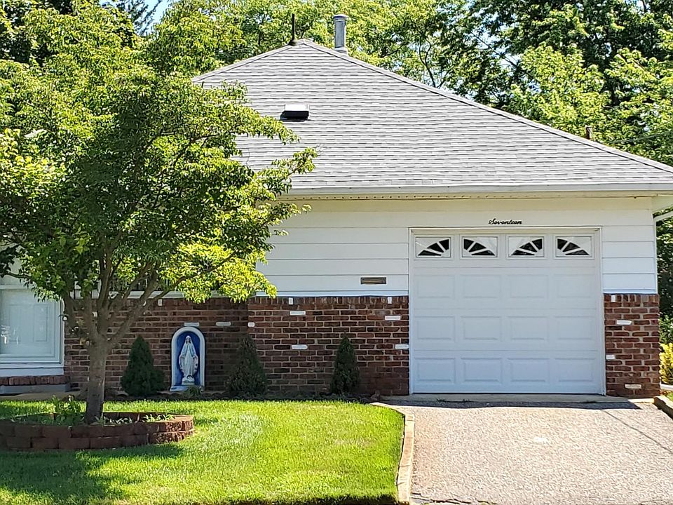 1st image of 17 Palisades Dr