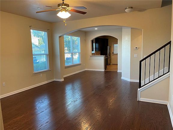 4th image of 808 Lost Pines Ln
