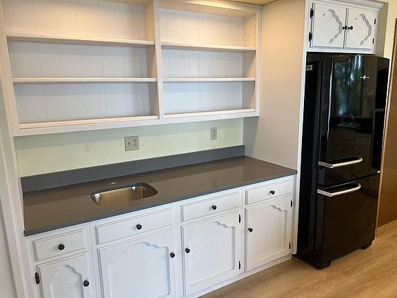 4th image of 12724 Marine Dr #0