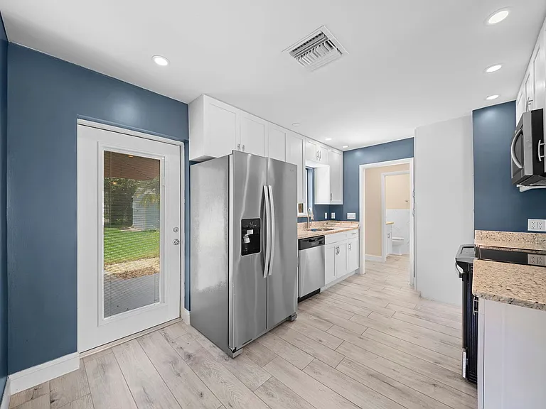 645 95th Ave N #1 — Photo 7