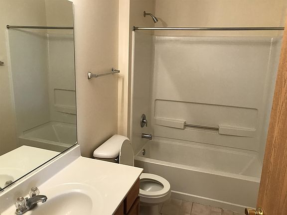 4th image of 1809 Silverstone Dr
