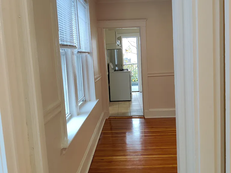 8 Barrows St #1 — Photo 17