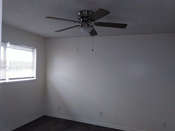 4th image of 1704 W McIntyre St #3