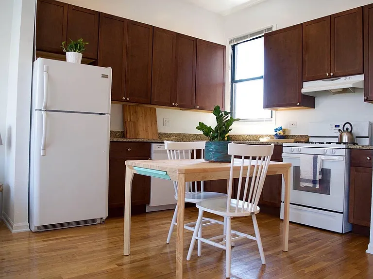 944 N Orleans St #203 — Photo 12